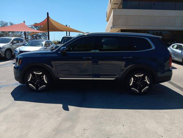 2023 Kia Telluride S FWD photo