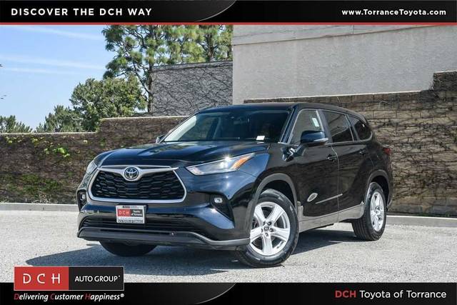 2023 Toyota Highlander LE FWD photo