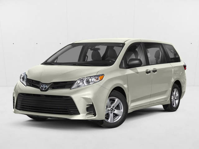 2020 Toyota Sienna XLE FWD photo