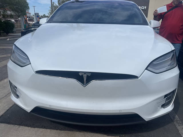 2020 Tesla Model X Long Range AWD photo