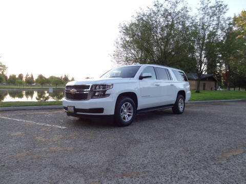 2017 Chevrolet Suburban LT 4WD photo