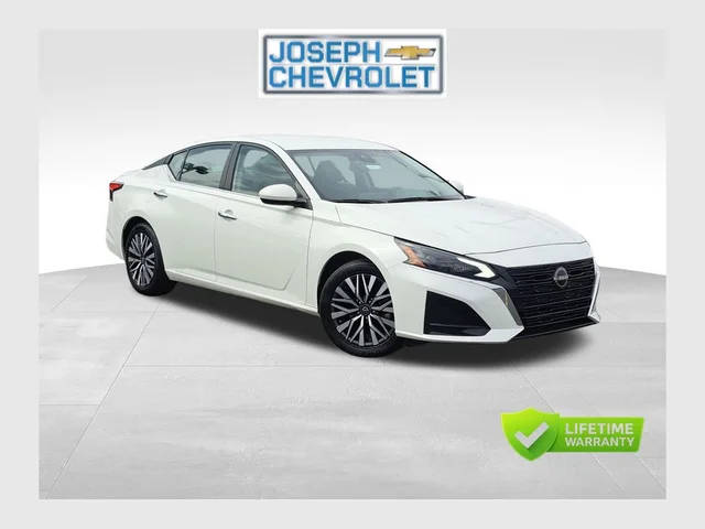 2023 Nissan Altima 2.5 SV FWD photo