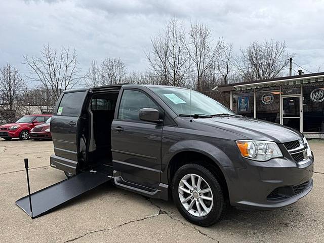 2015 Dodge Grand Caravan SXT FWD photo