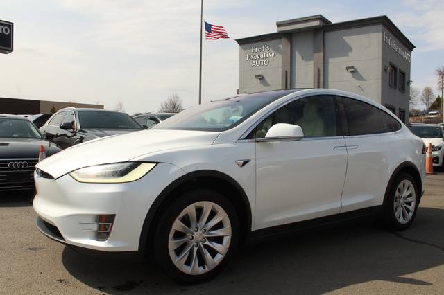 2020 Tesla Model X Long Range AWD photo