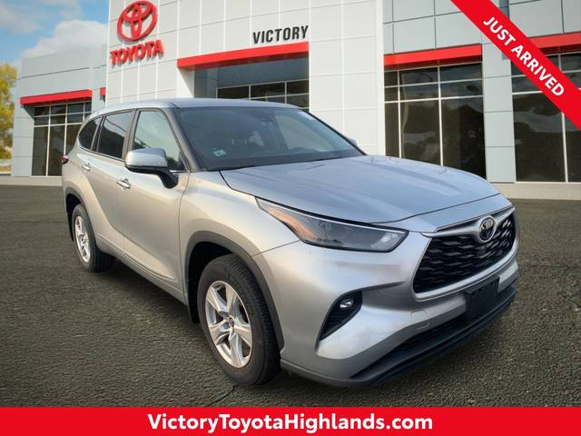 2023 Toyota Highlander LE AWD photo