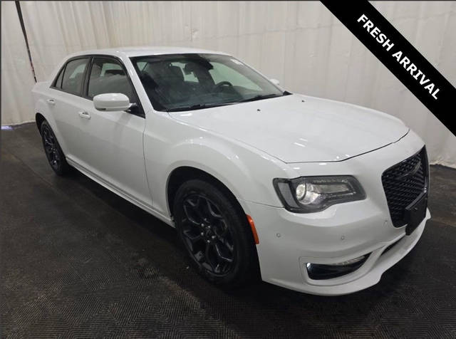 2023 Chrysler 300 Touring L AWD photo