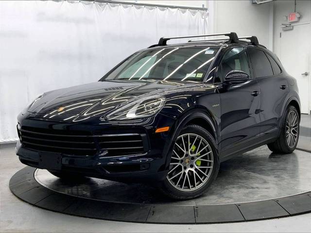 2023 Porsche Cayenne Platinum Edition E-Hybrid AWD photo
