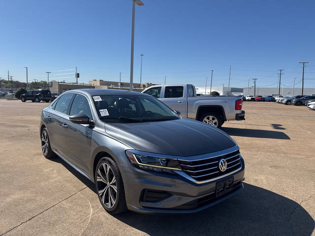 2021 Volkswagen Passat 2.0T SE FWD photo