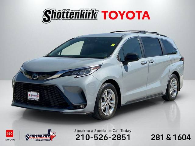 2023 Toyota Sienna XSE AWD photo