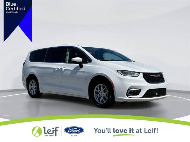 2023 Chrysler Pacifica Minivan Touring L FWD photo