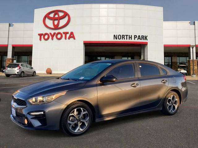 2021 Kia Forte LXS FWD photo