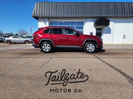 2021 Toyota RAV4 LE AWD photo