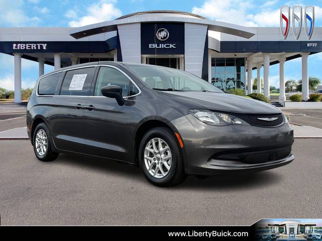 2022 Chrysler Voyager LX FWD photo