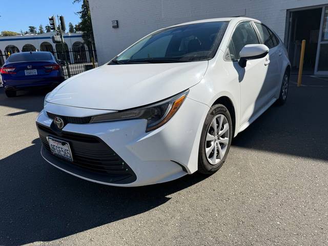 2023 Toyota Corolla LE FWD photo