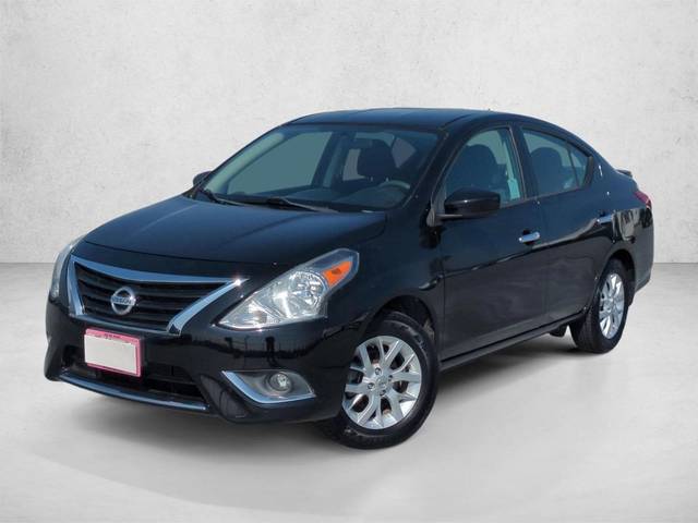 2016 Nissan Versa SV FWD photo