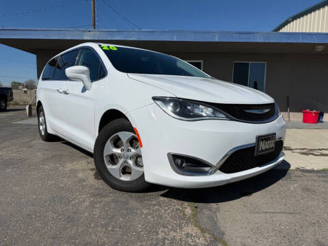 2020 Chrysler Pacifica Minivan Hybrid Touring FWD photo