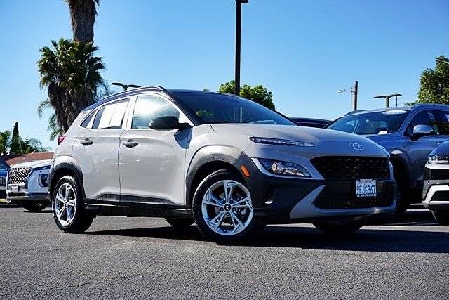 2023 Hyundai Kona SEL FWD photo