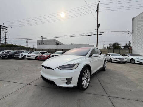 2017 Tesla Model X 75D AWD photo