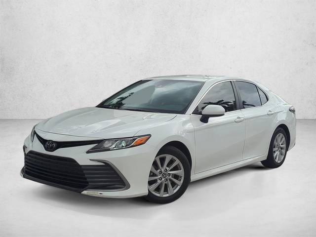 2023 Toyota Camry LE FWD photo