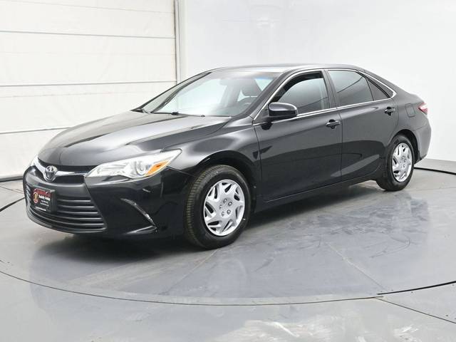 2015 Toyota Camry LE FWD photo
