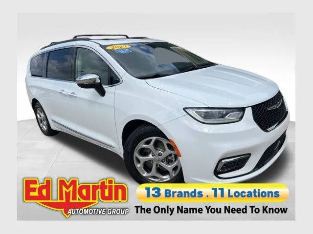 2023 Chrysler Pacifica Minivan Limited FWD photo