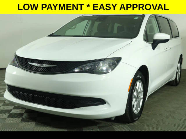 2023 Chrysler Voyager LX FWD photo