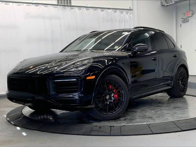 2023 Porsche Cayenne GTS AWD photo
