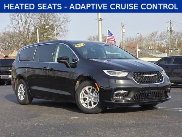 2023 Chrysler Pacifica Minivan Touring L FWD photo