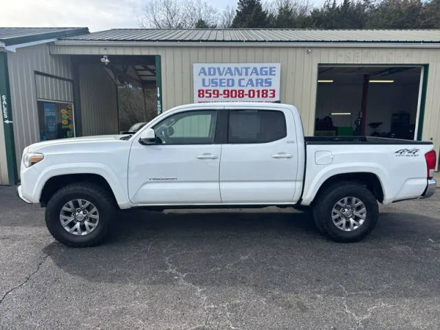 2016 Toyota Tacoma SR5 4WD photo