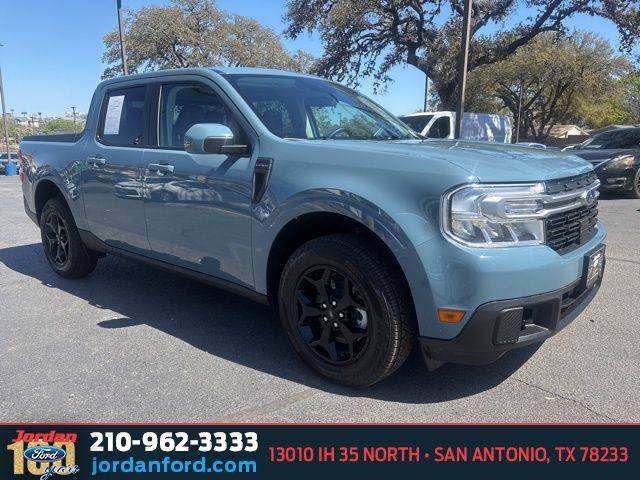 2022 Ford Maverick LARIAT AWD photo