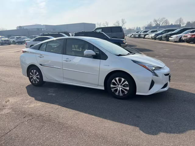 2016 Toyota Prius Two FWD photo