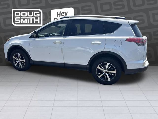 2017 Toyota RAV4 XLE AWD photo