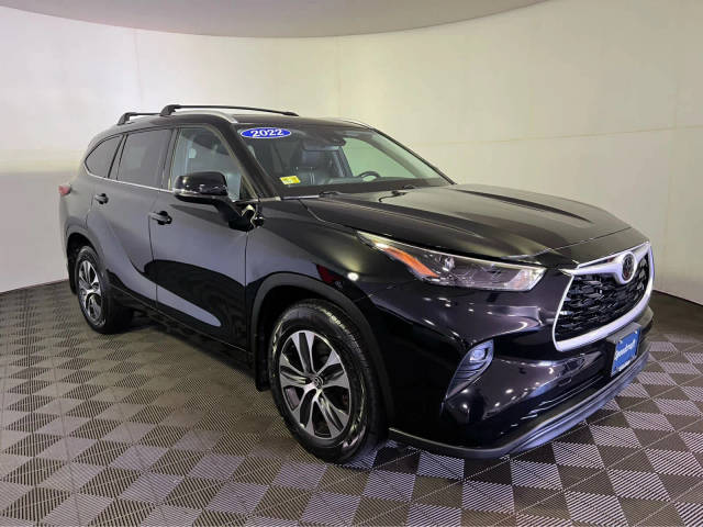 2022 Toyota Highlander XLE AWD photo