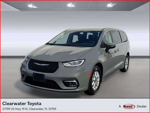2023 Chrysler Pacifica Minivan Touring L FWD photo