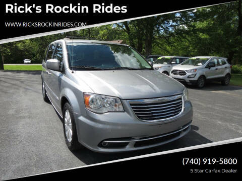 2016 Chrysler Town and Country Touring FWD photo