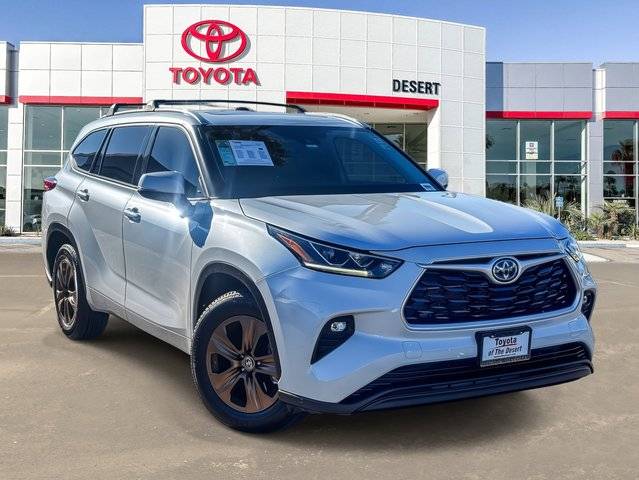 2022 Toyota Highlander Hybrid Bronze Edition FWD photo