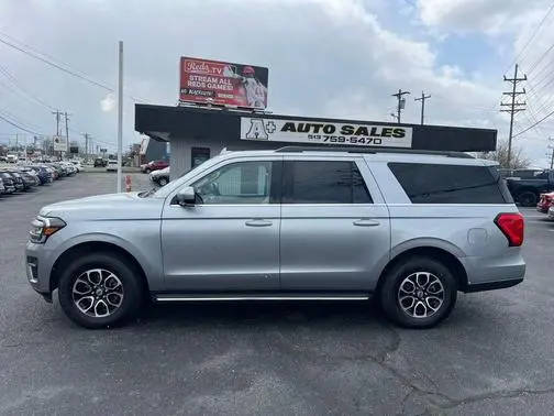 2023 Ford Expedition Max XLT 4WD photo