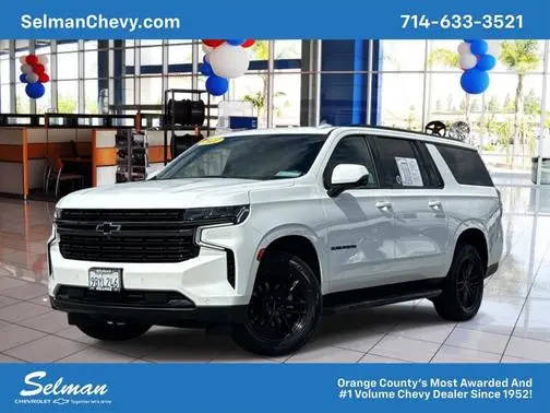 2022 Chevrolet Suburban RST RWD photo