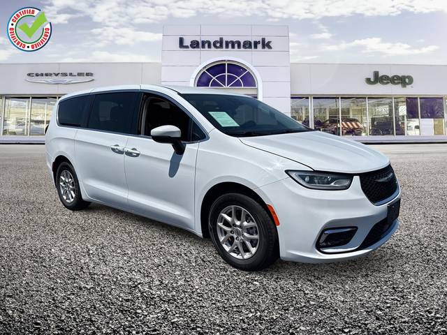 2023 Chrysler Pacifica Minivan Touring L FWD photo
