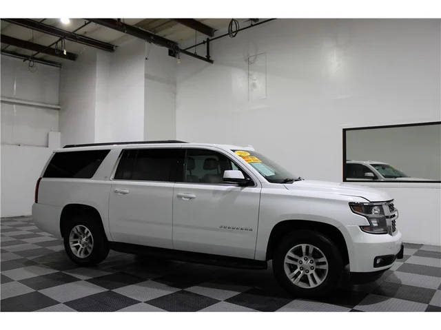 2020 Chevrolet Suburban LT 4WD photo