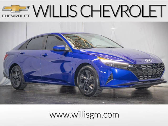 2023 Hyundai Elantra SEL FWD photo