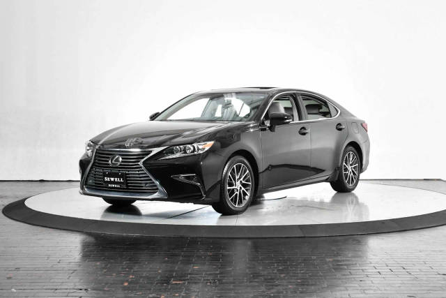 2016 Lexus ES  FWD photo