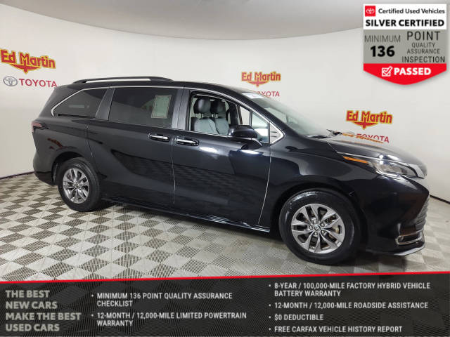 2023 Toyota Sienna XLE FWD photo
