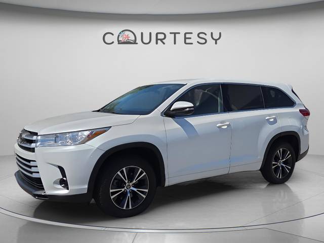 2018 Toyota Highlander LE FWD photo