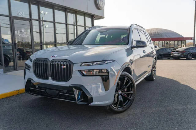 2023 BMW X7 M60i AWD photo