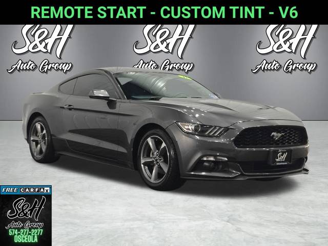2017 Ford Mustang V6 RWD photo