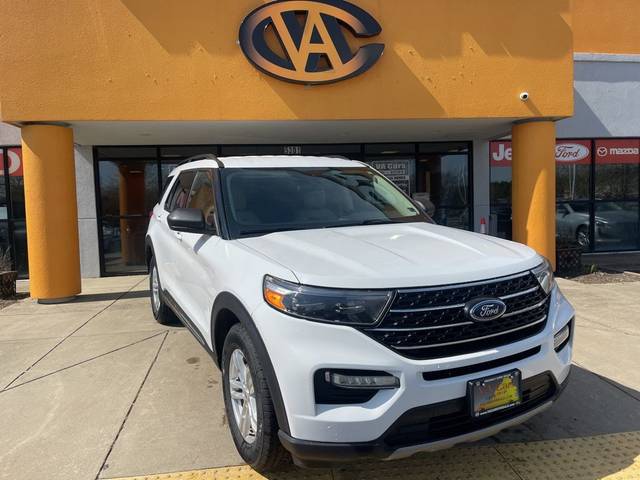 2023 Ford Explorer XLT 4WD photo