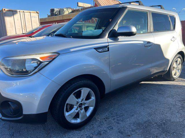 2018 Kia Soul Base FWD photo