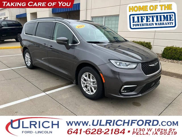 2022 Chrysler Pacifica Minivan Touring L FWD photo