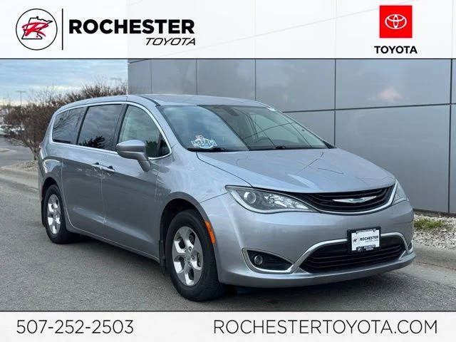 2019 Chrysler Pacifica Minivan Hybrid Touring Plus FWD photo